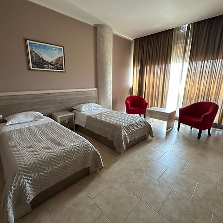 Hotel Terminal Tirana Bregu i Lumit Luaran gambar