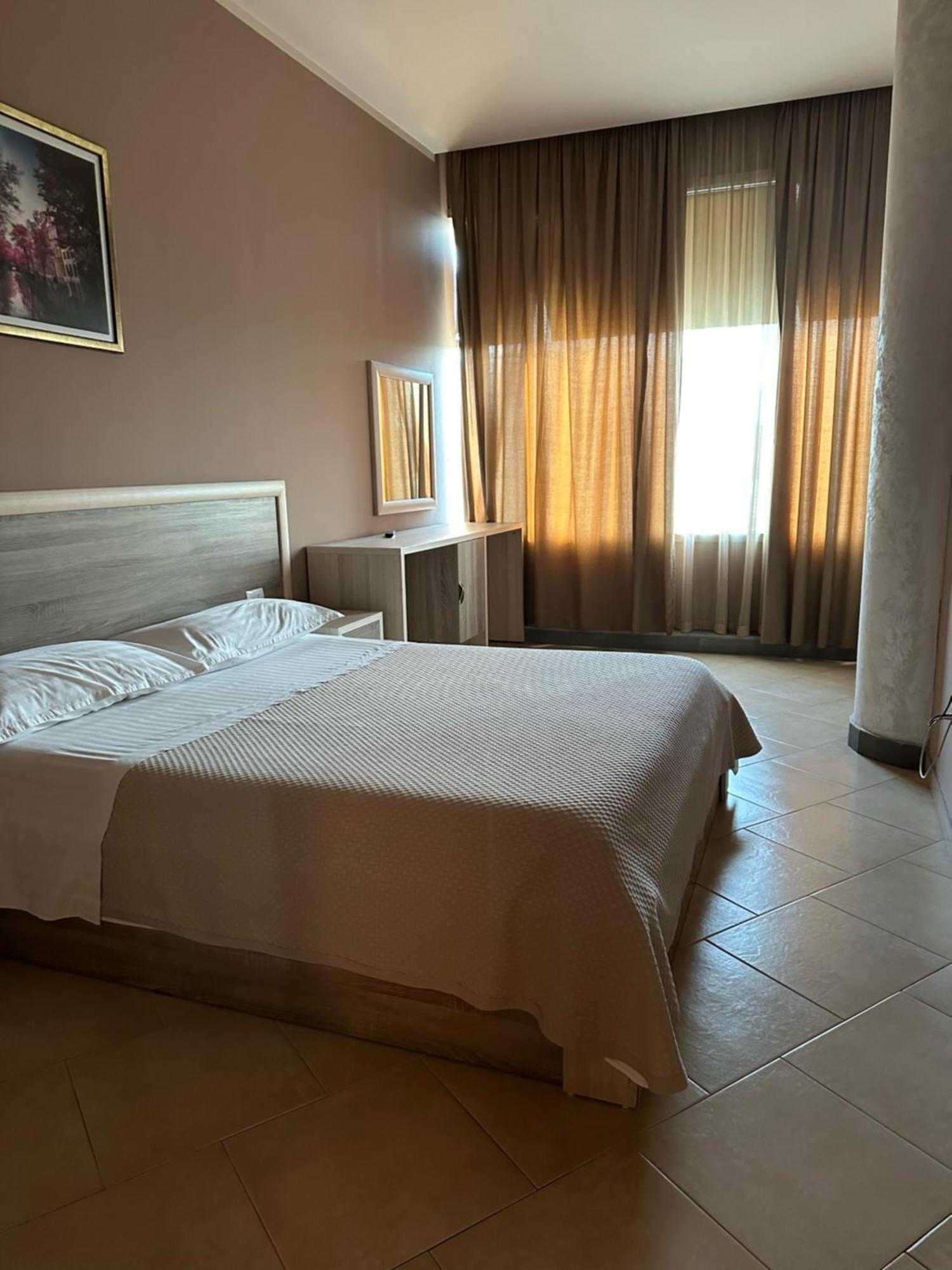 Hotel Terminal Tirana Bregu i Lumit Luaran gambar