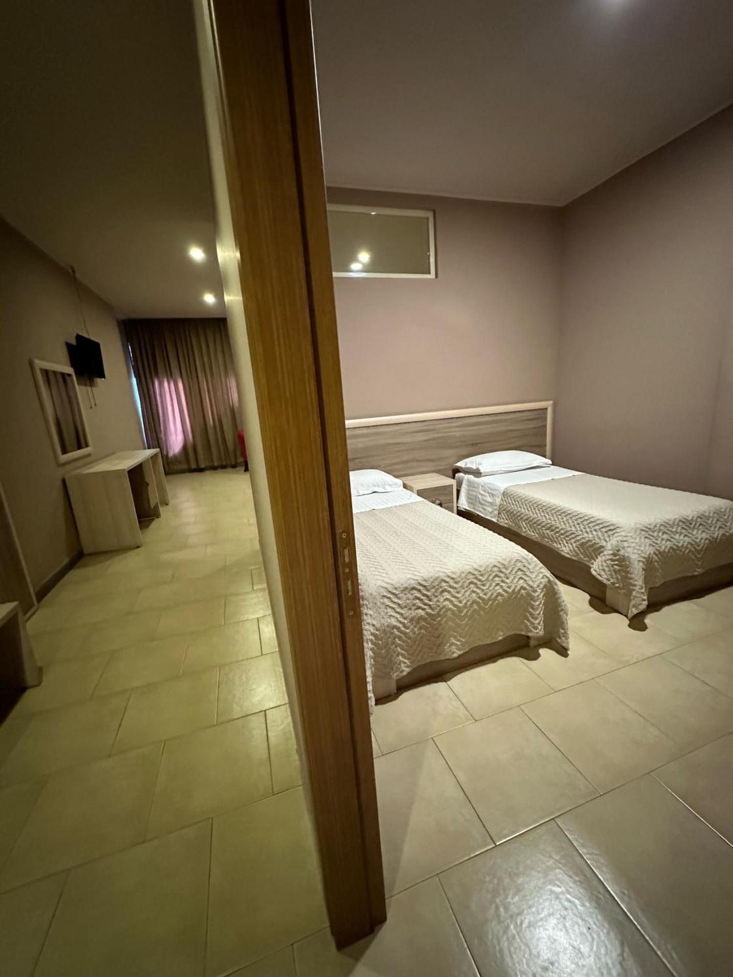 Hotel Terminal Tirana Bregu i Lumit Luaran gambar