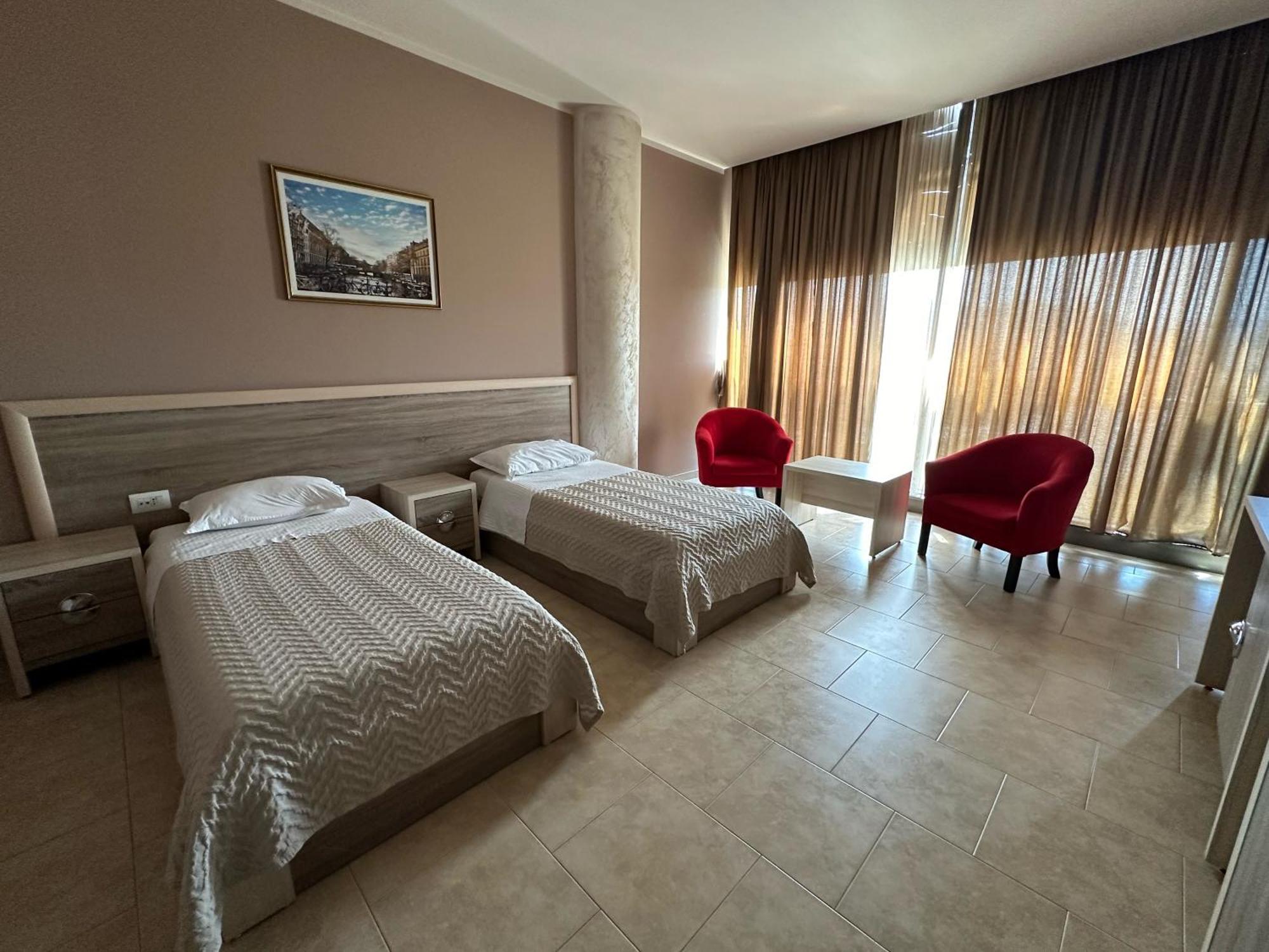Hotel Terminal Tirana Bregu i Lumit Luaran gambar