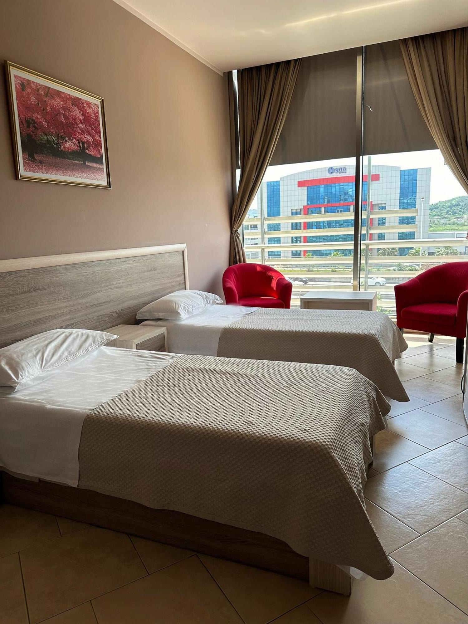 Hotel Terminal Tirana Bregu i Lumit Luaran gambar